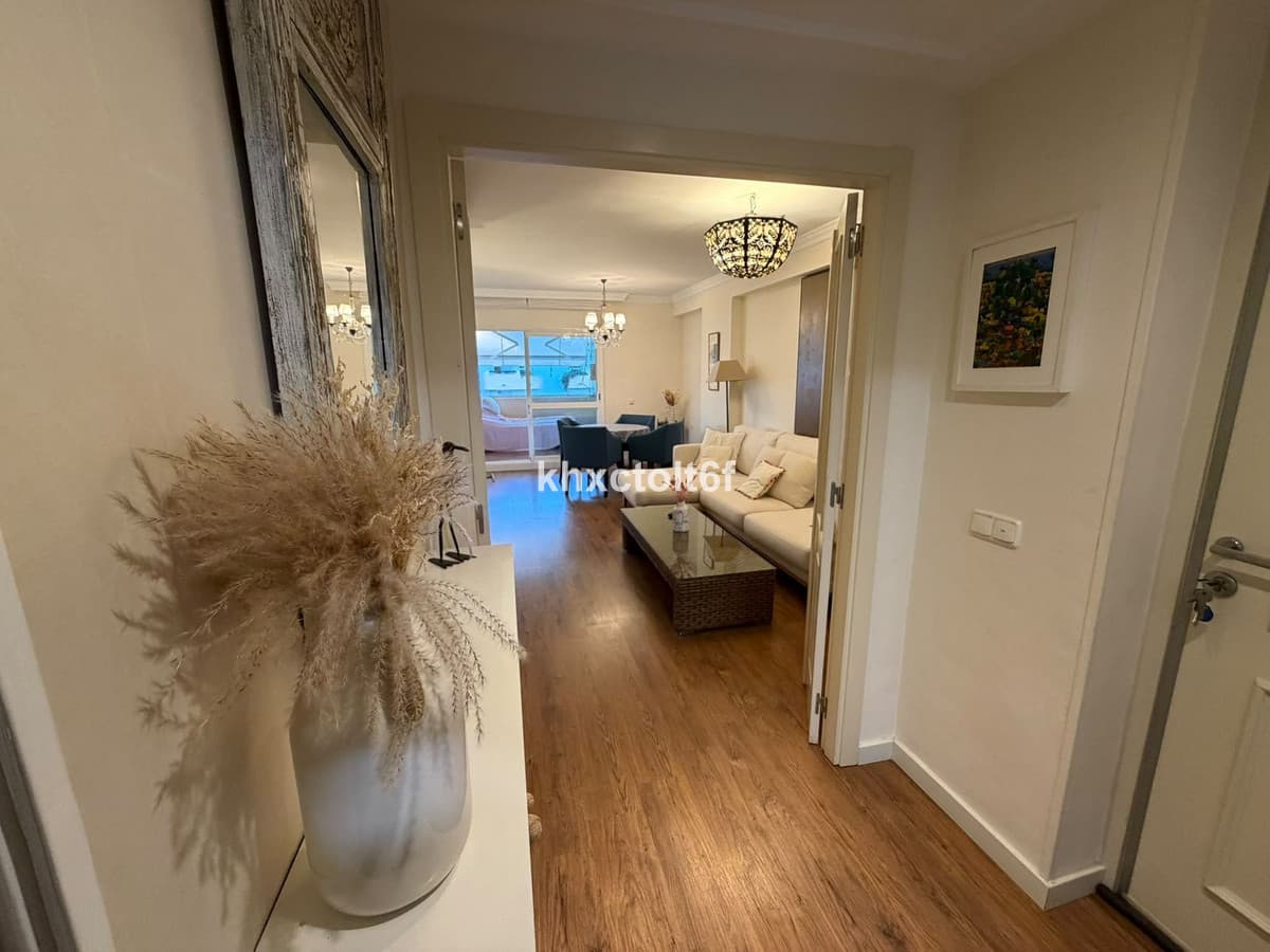 Middle Floor Apartment in Marbella — photo 4 of 10