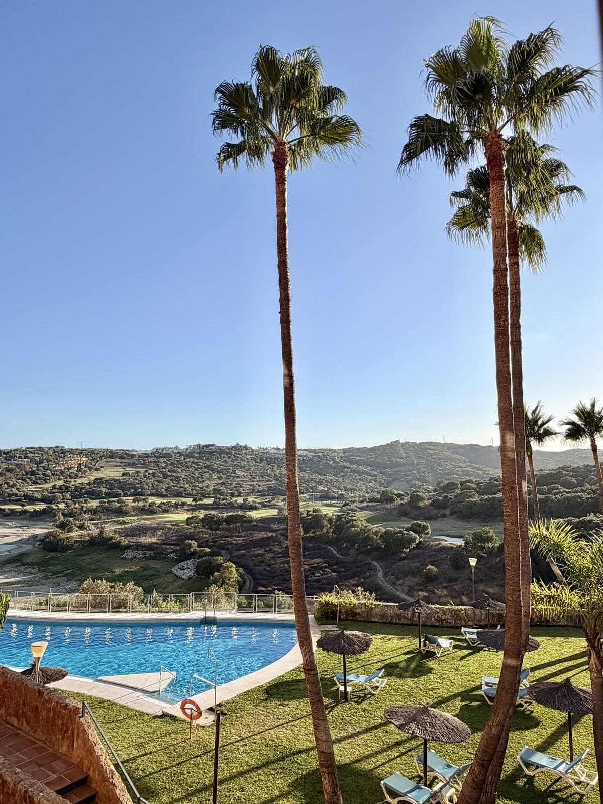 Middle Floor Apartment in Sotogrande — photo 3 of 10