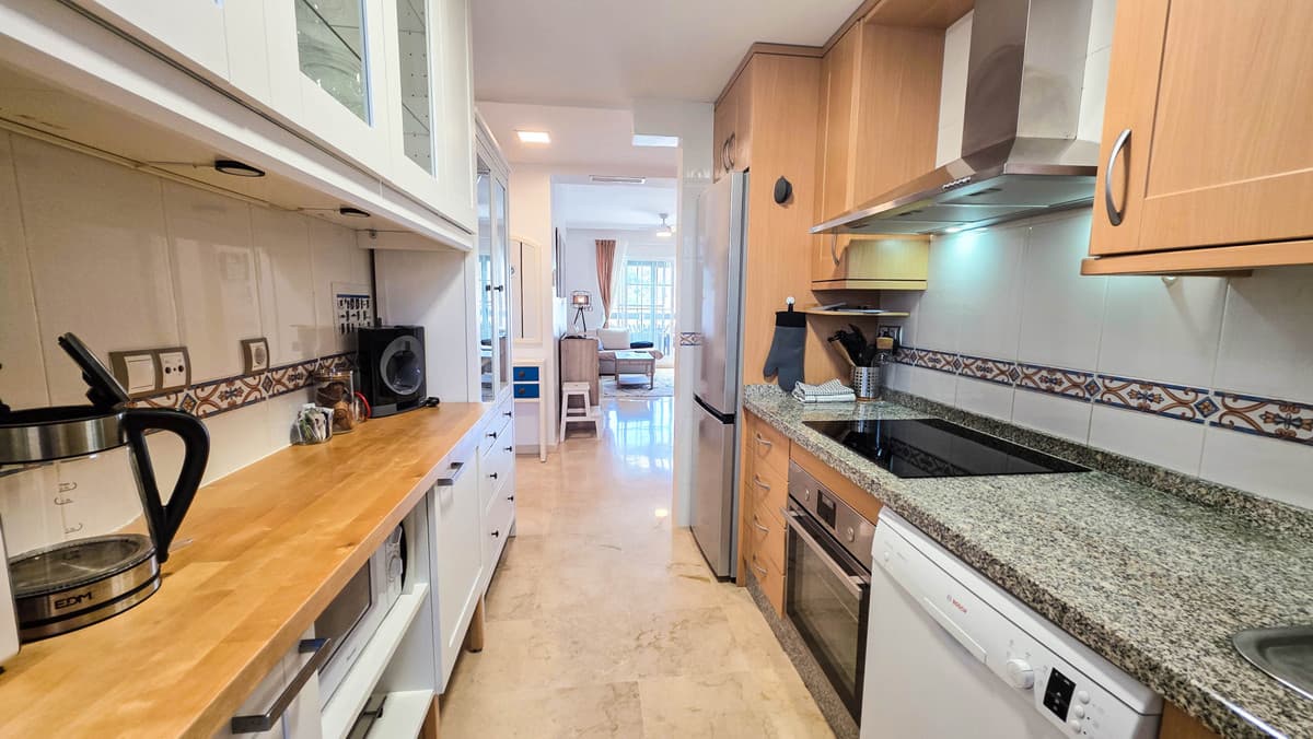 Penthouse in San Luis de Sabinillas — photo 4 of 10