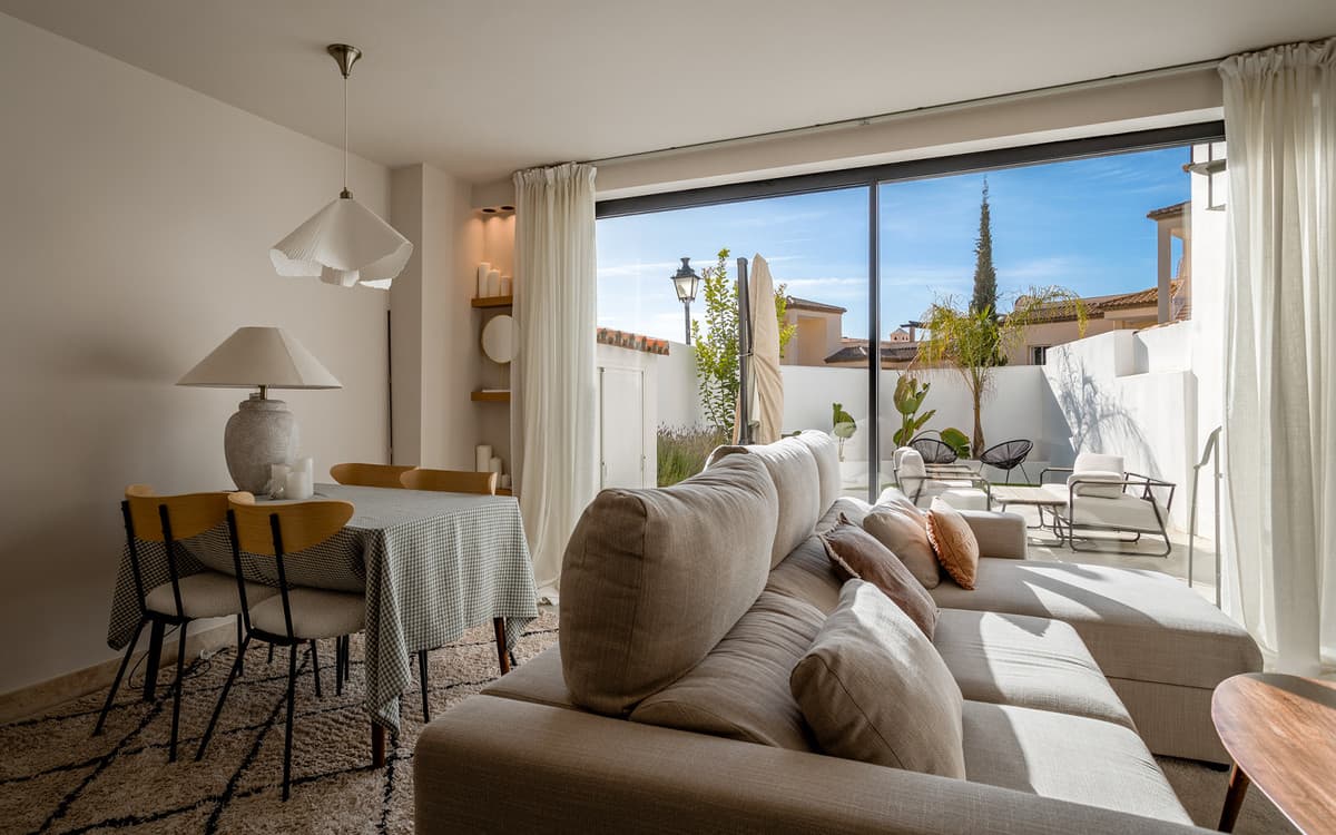 Townhouse in Nueva Andalucía — photo 3 of 10