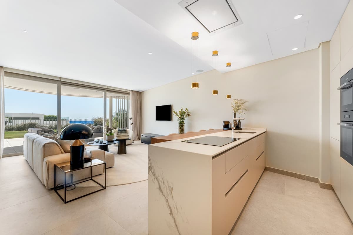 Ground Floor Apartment in Benahavís — photo 2 of 10