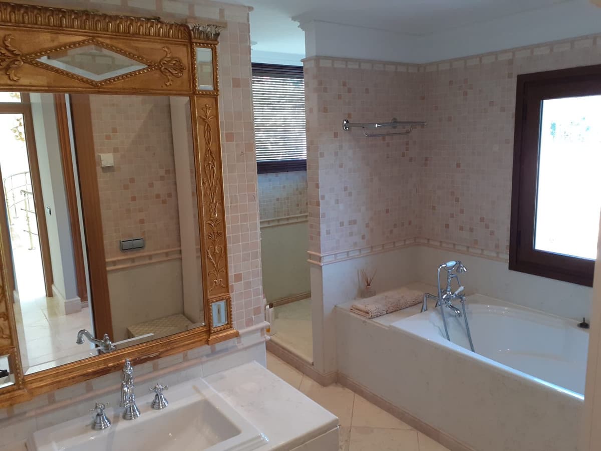 Detached Villa in Estepona — photo 6 of 10