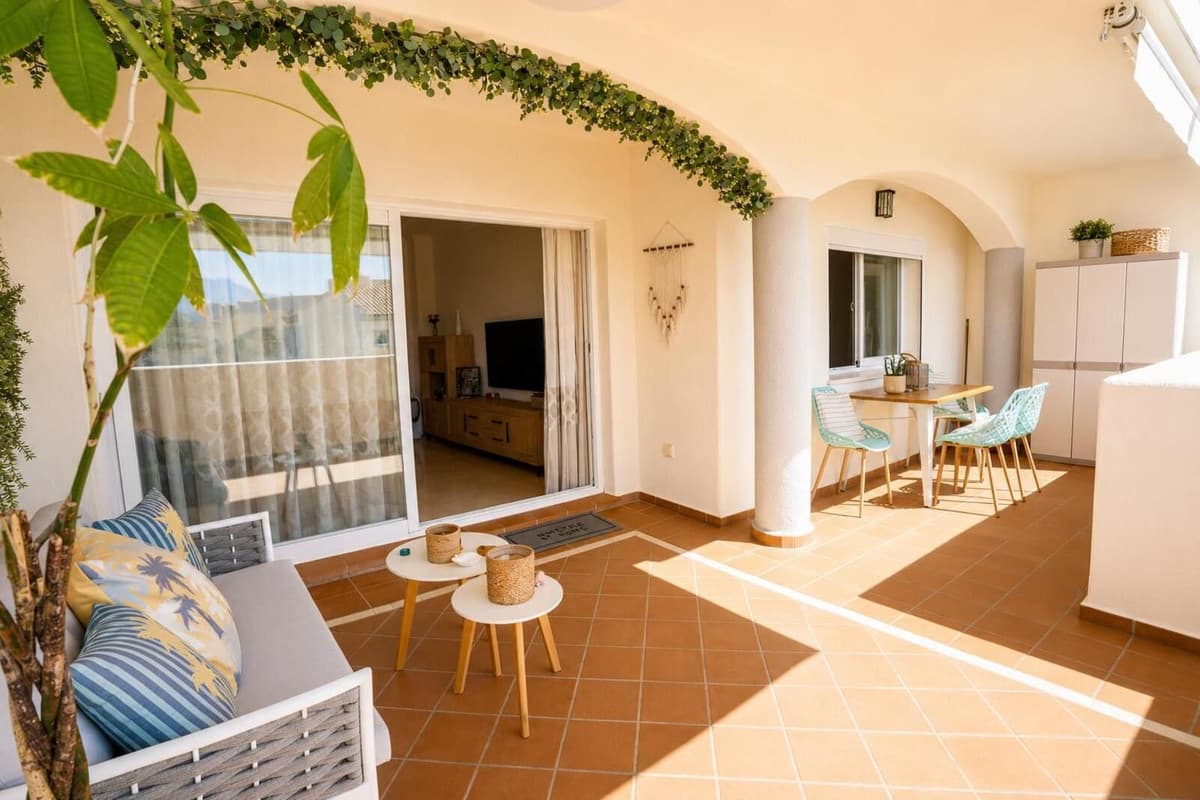 Middle Floor Apartment in Elviria — photo 1 of 10