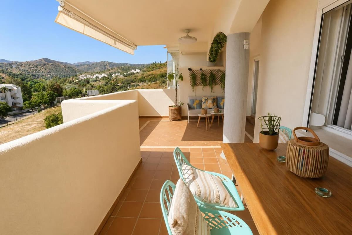 Middle Floor Apartment in Elviria — photo 9 of 10
