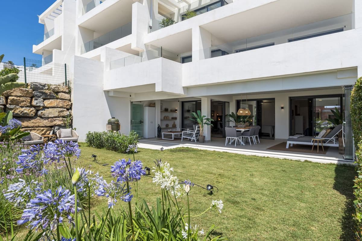 Ground Floor Apartment in Estepona — photo 3 of 10