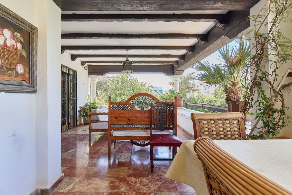 Detached Villa in Marbella — photo 3 of 10