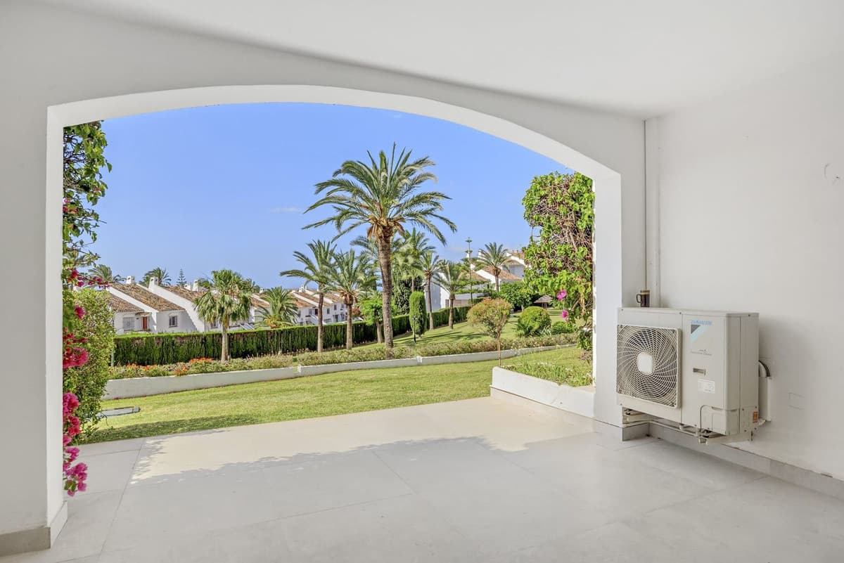 Ground Floor Apartment in Nueva Andalucía — photo 2 of 10