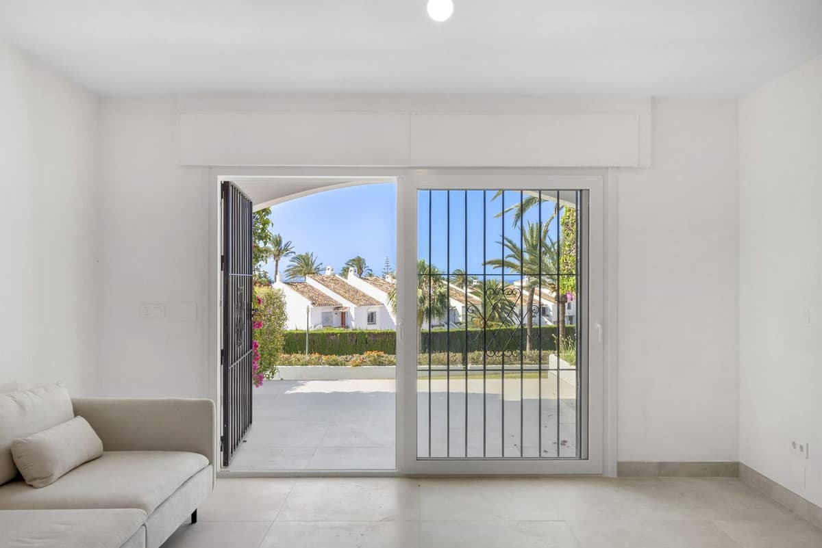Ground Floor Apartment in Nueva Andalucía — photo 3 of 10
