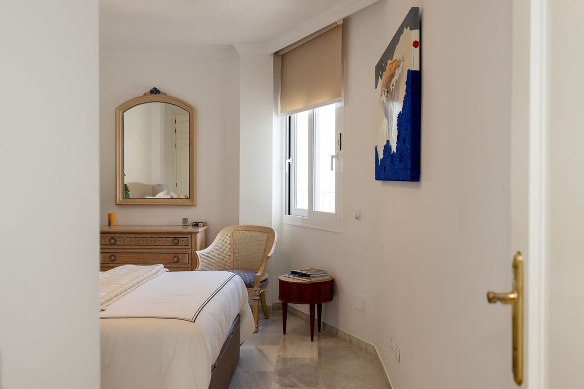 Middle Floor Apartment in Marbella — photo 7 of 10