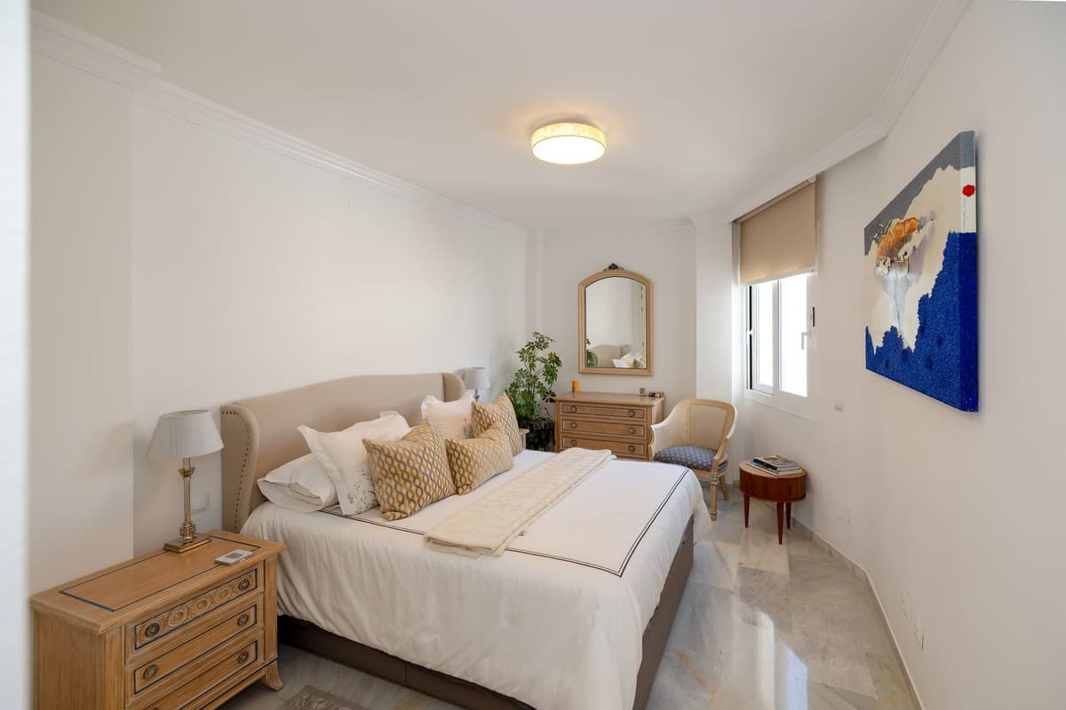 Middle Floor Apartment in Marbella — photo 8 of 10