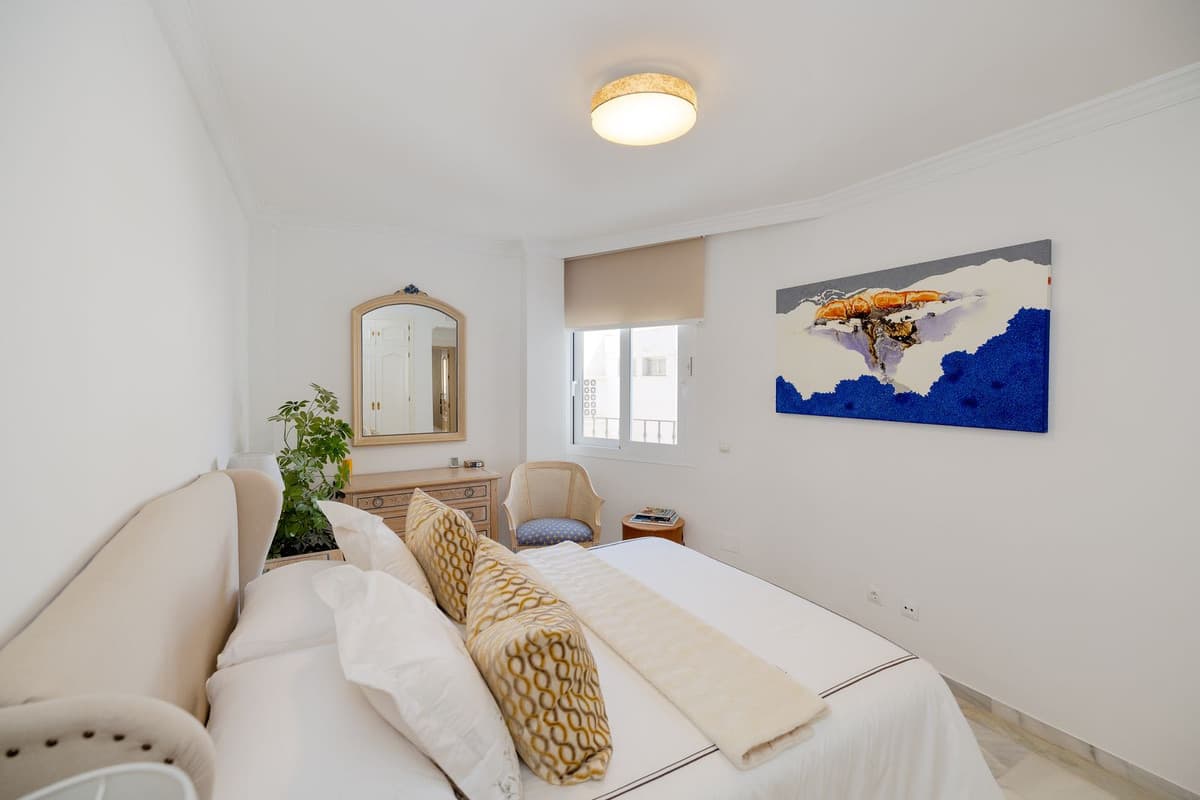 Middle Floor Apartment in Marbella — photo 9 of 10
