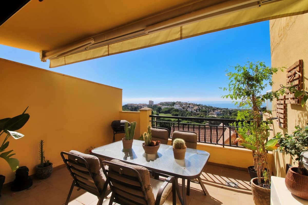Middle Floor Apartment in Torrequebrada — photo 2 of 10