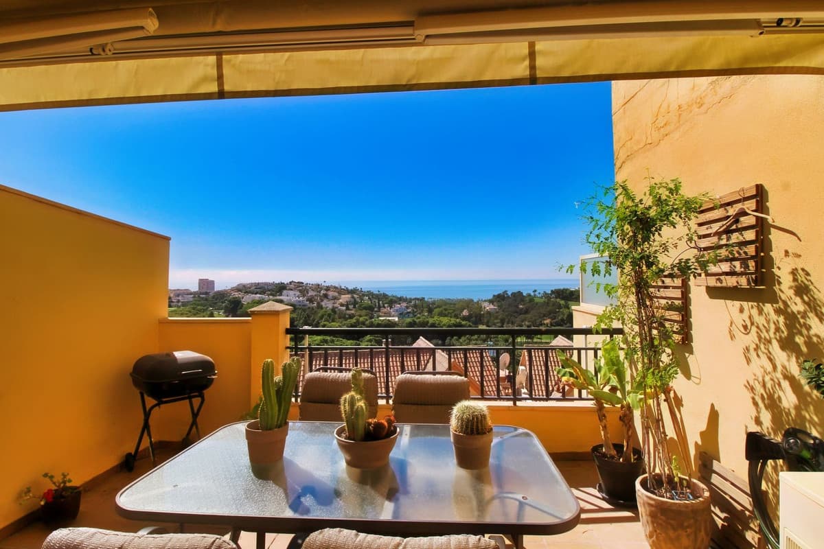 Middle Floor Apartment in Torrequebrada — photo 4 of 10