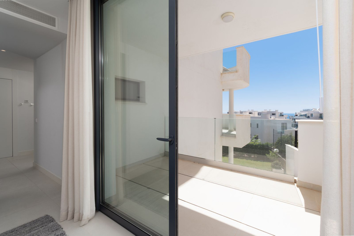 Middle Floor Apartment in Higueron — photo 9 of 10