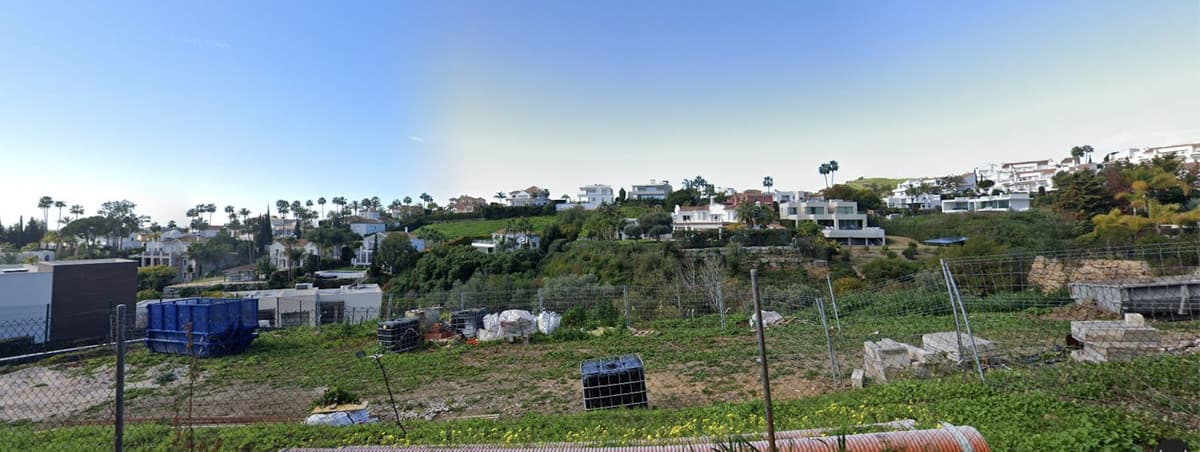 Residential Plot in Nueva Andalucía — photo 1 of 3