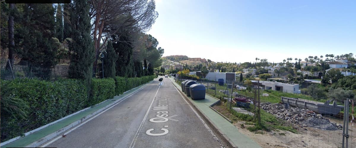 Residential Plot in Nueva Andalucía — photo 2 of 3