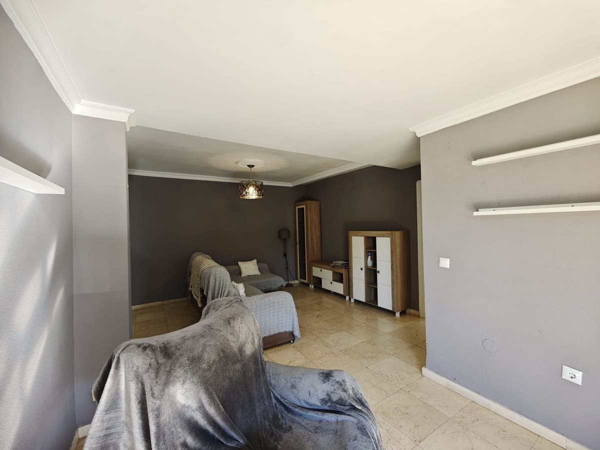 Middle Floor Apartment in Marbella — photo 4 of 10