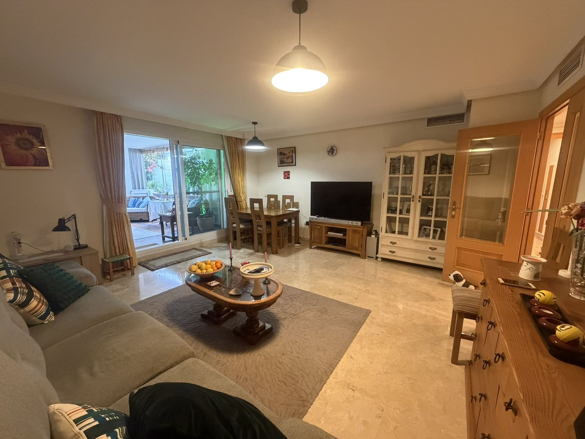Middle Floor Apartment in Selwo — photo 9 of 10