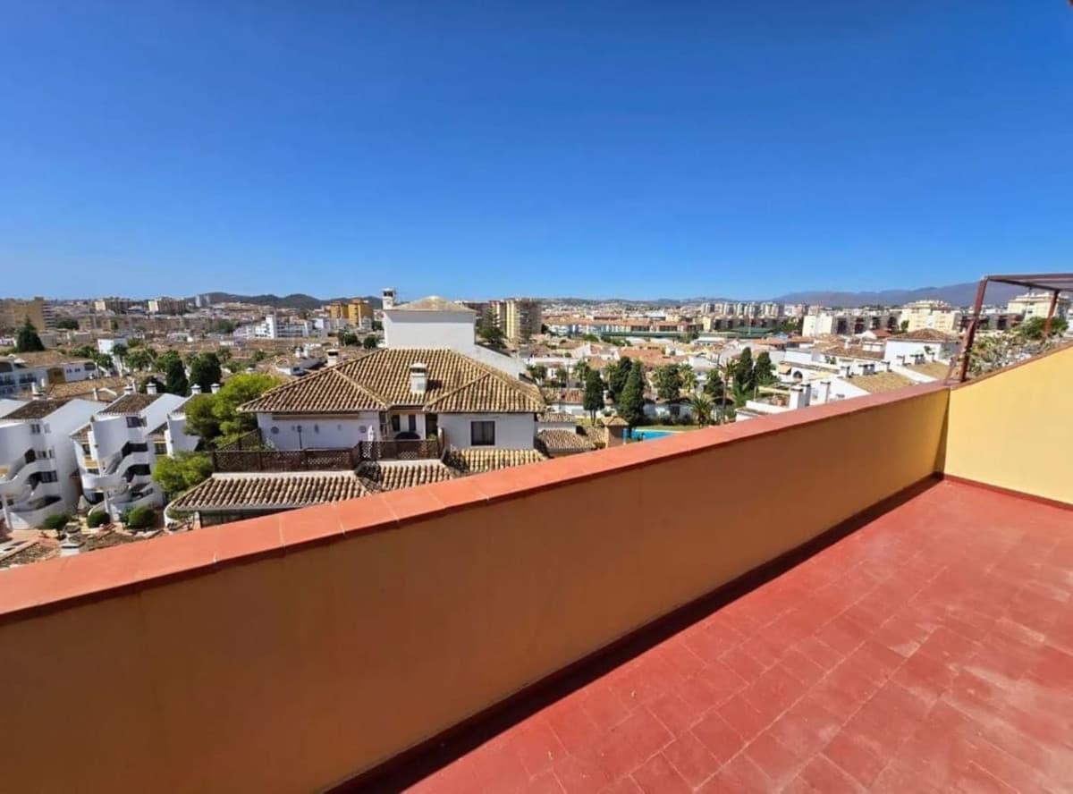 Top Floor Apartment in Fuengirola — photo 1 of 10