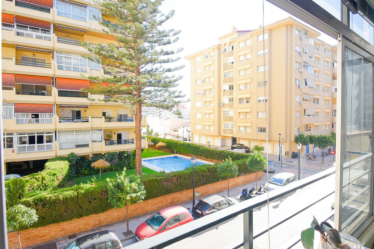 Middle Floor Apartment in Fuengirola — photo 4 of 10