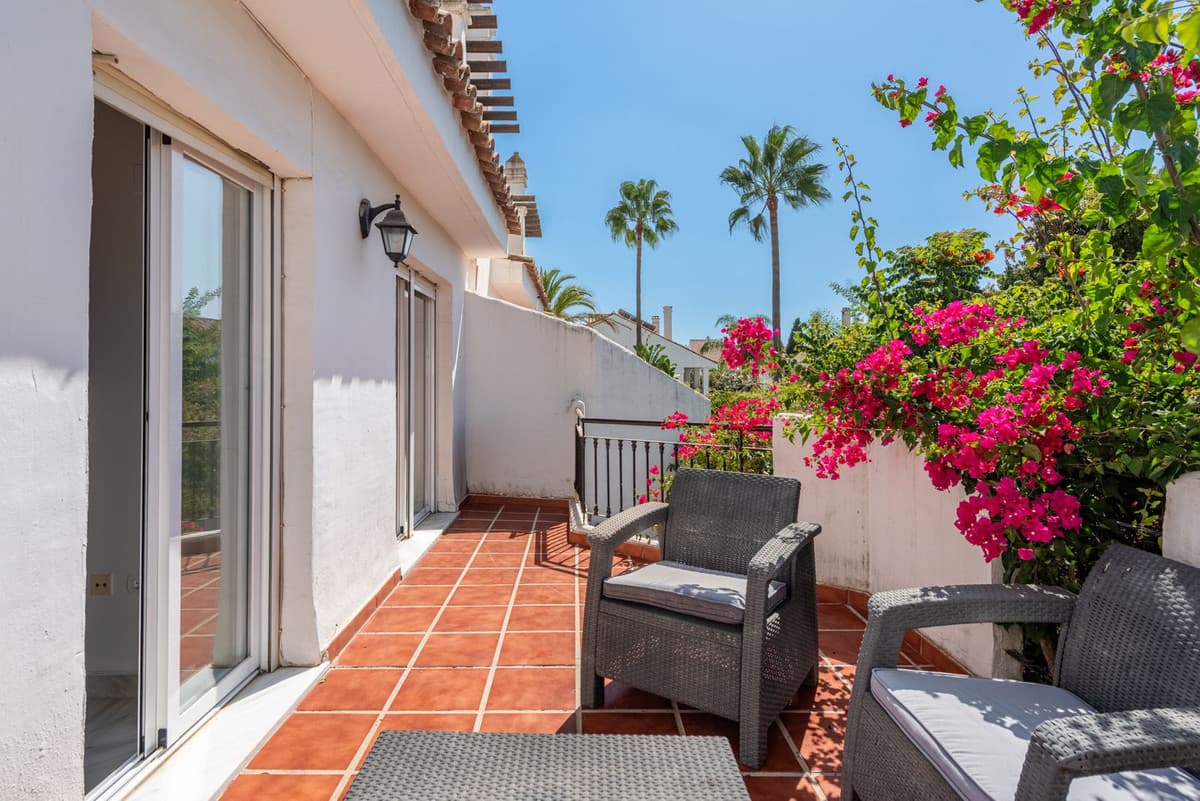 Townhouse in Nueva Andalucía — photo 5 of 10