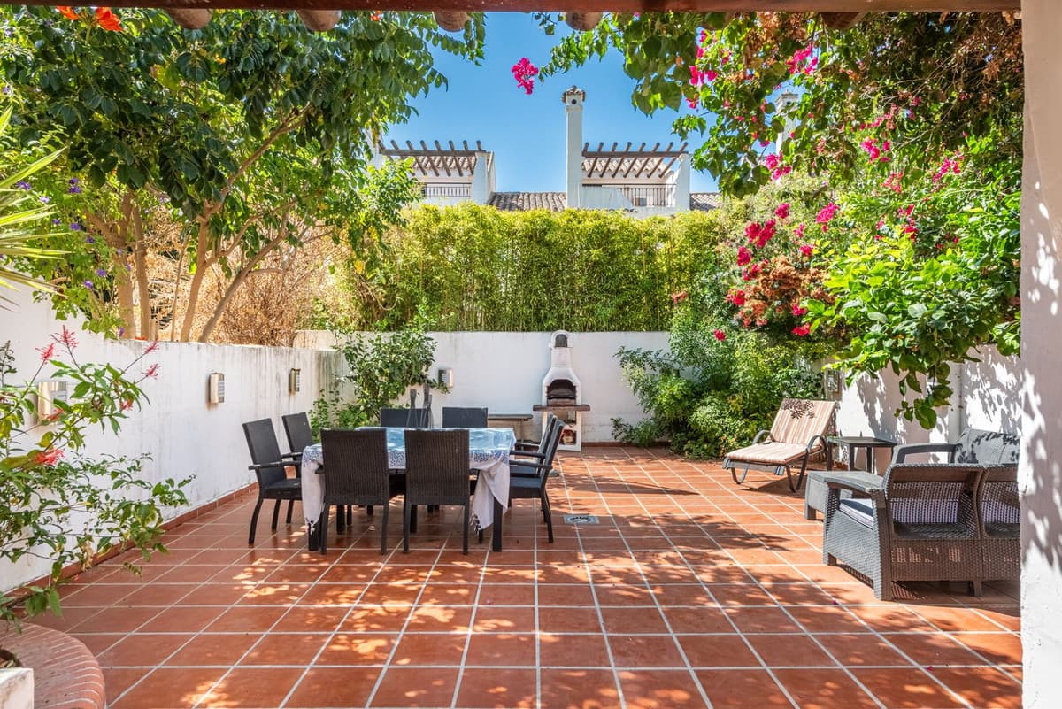 Townhouse in Nueva Andalucía — photo 7 of 10