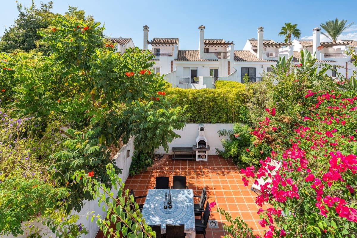 Townhouse in Nueva Andalucía — photo 8 of 10