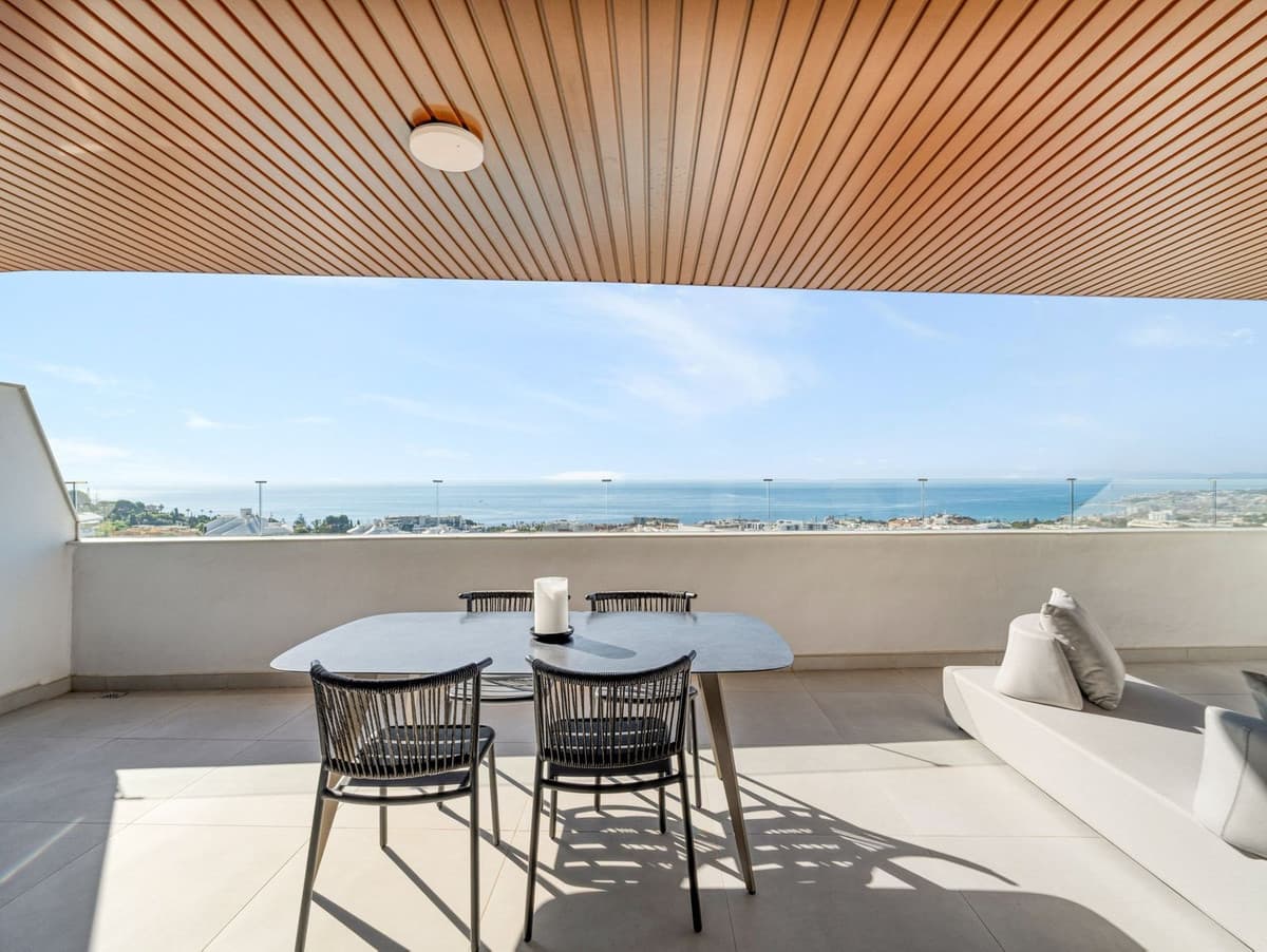 Middle Floor Apartment in Fuengirola — photo 3 of 10