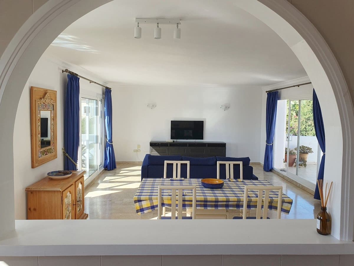 Penthouse in El Paraiso — photo 7 of 10