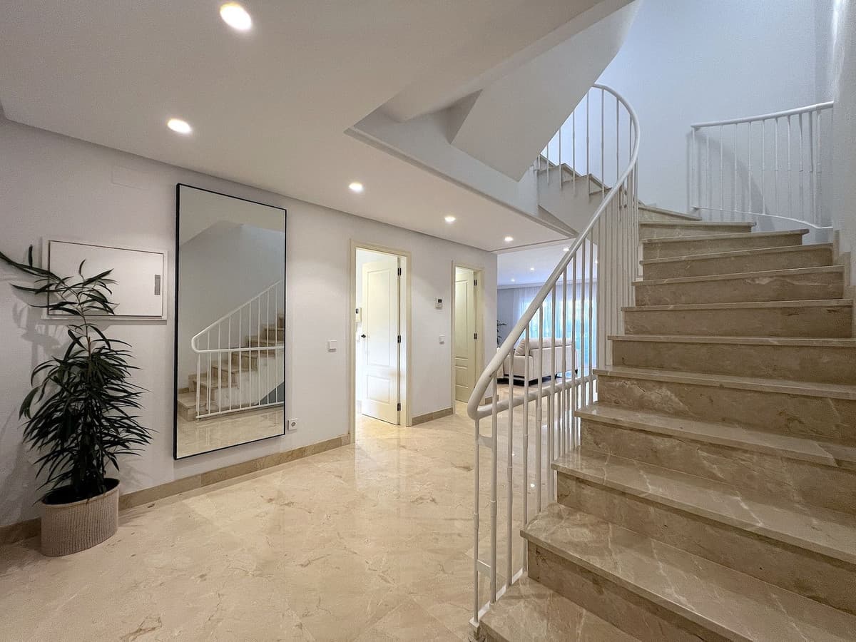 Townhouse in Estepona — photo 4 of 10