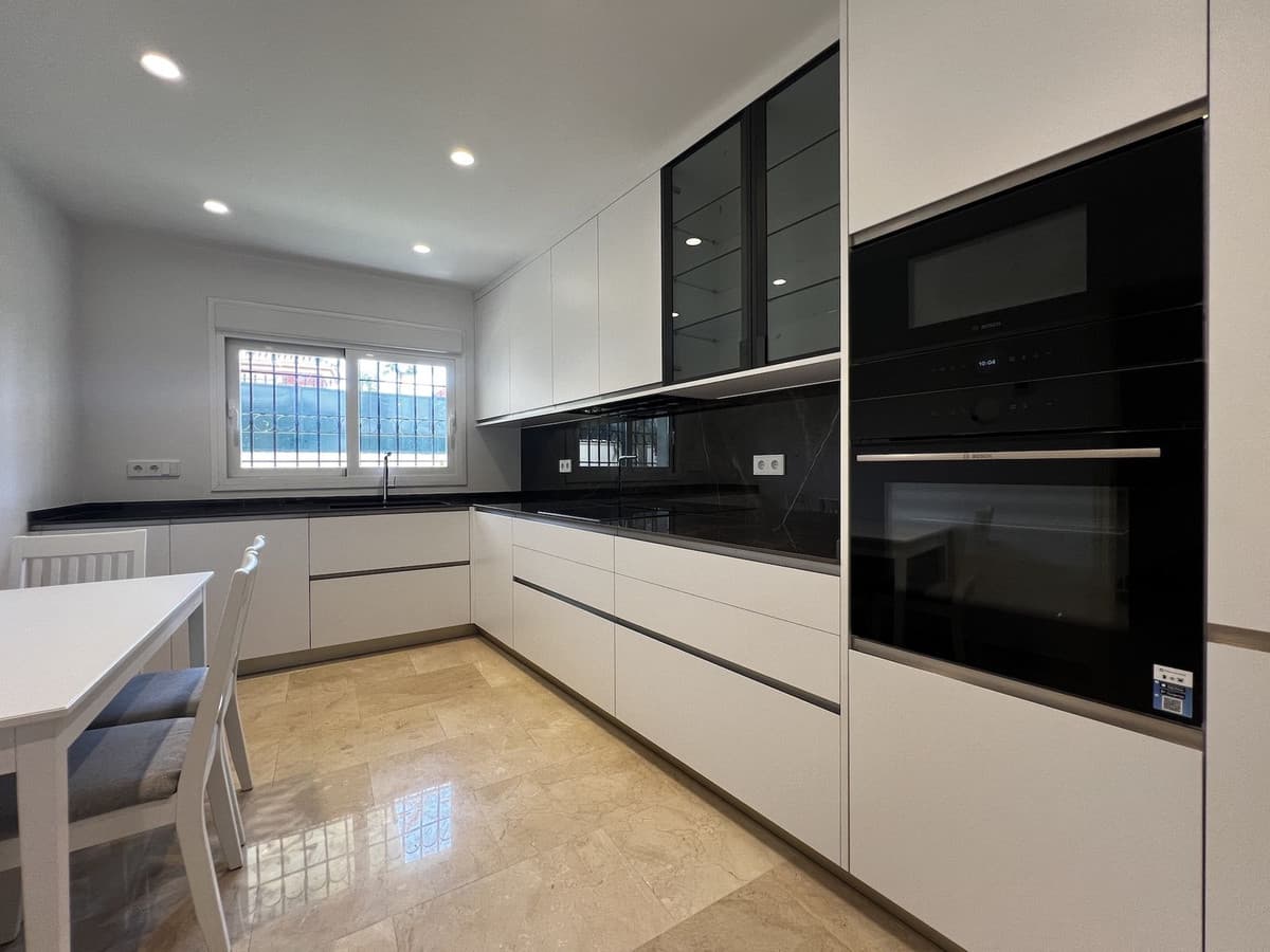 Townhouse in Estepona — photo 9 of 10