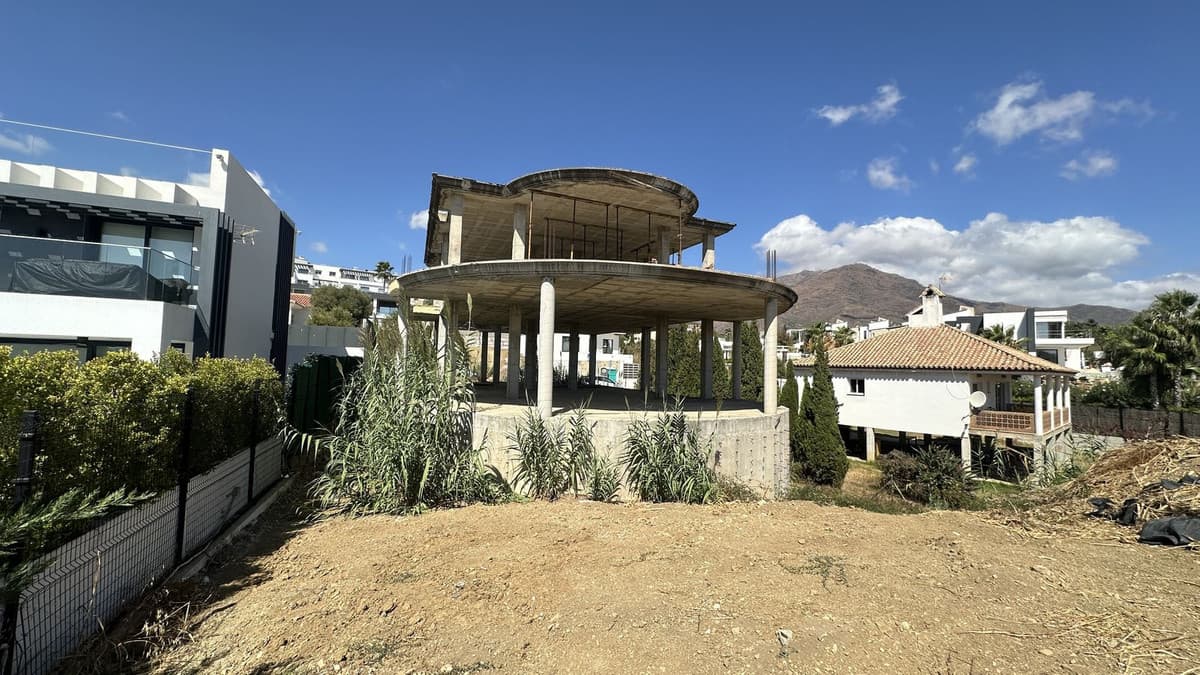 Detached Villa in Valle Romano — photo 1 of 10
