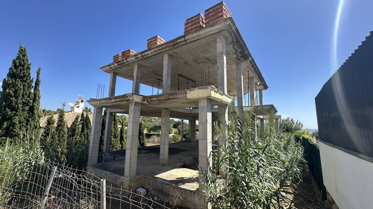 Detached Villa in Valle Romano — photo 2 of 10