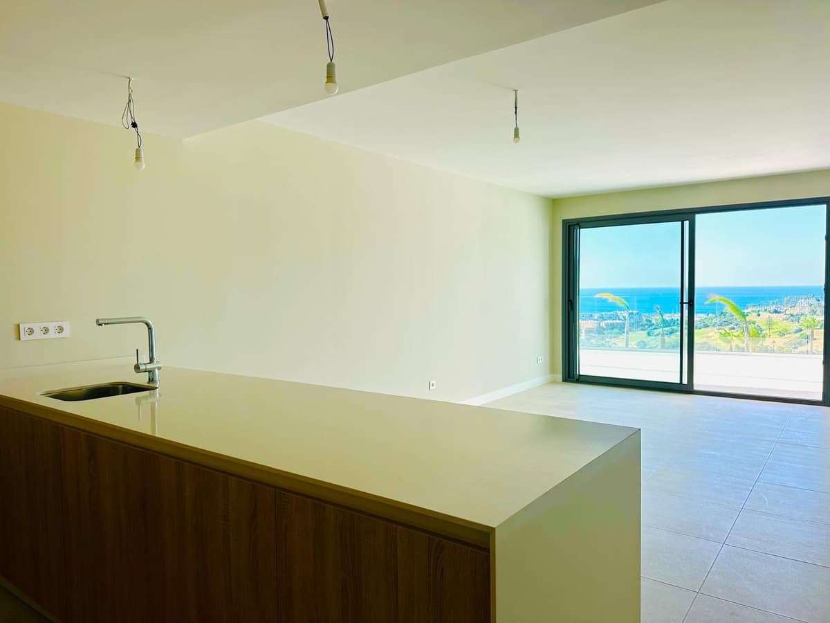 Middle Floor Apartment in Manilva — photo 6 of 10