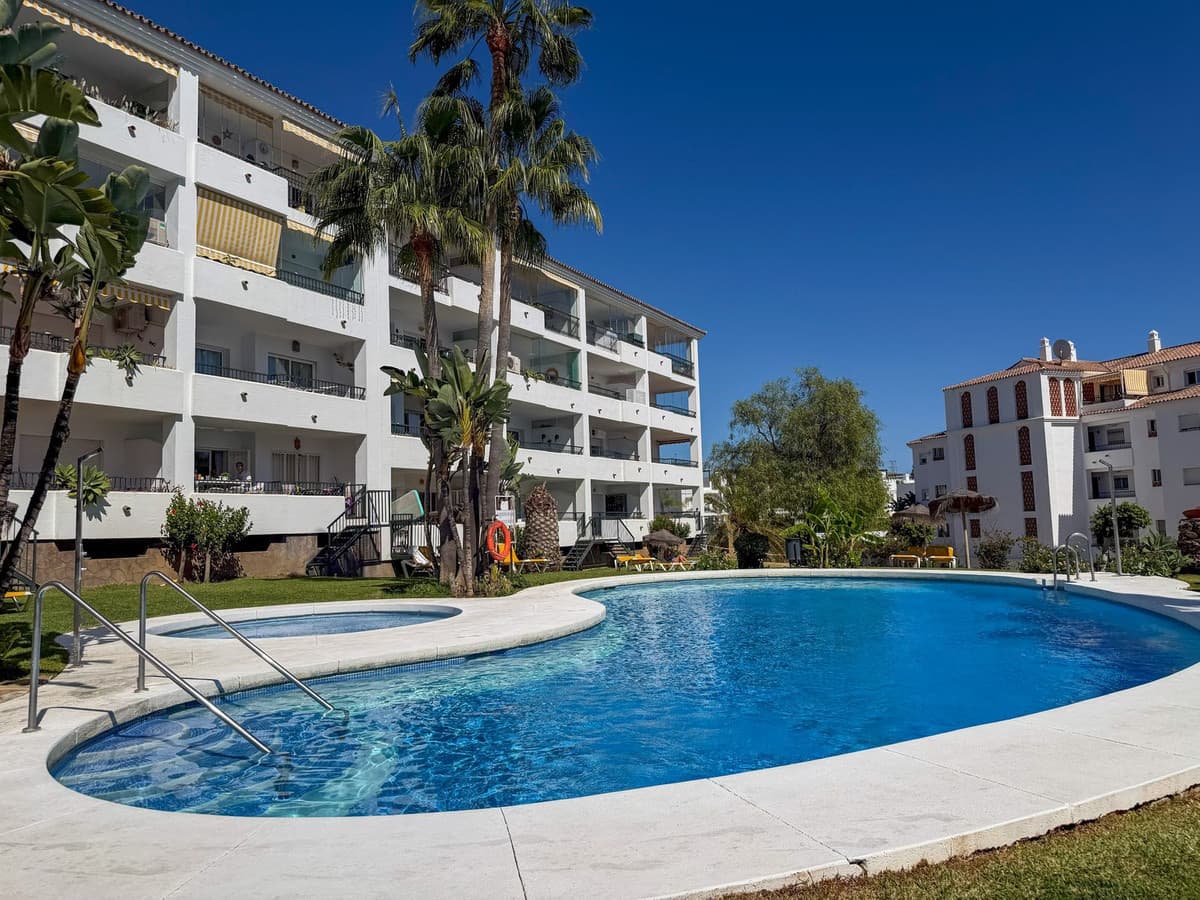 Ground Floor Apartment in Calahonda — photo 1 of 10