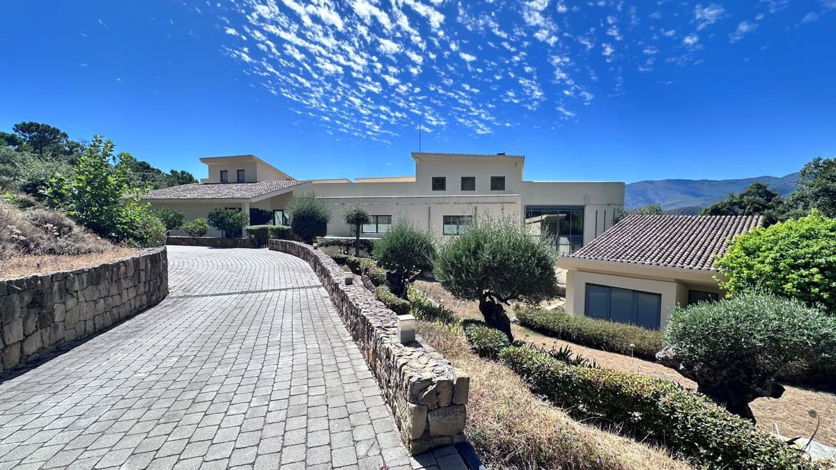 Detached Villa in La Zagaleta — photo 2 of 10