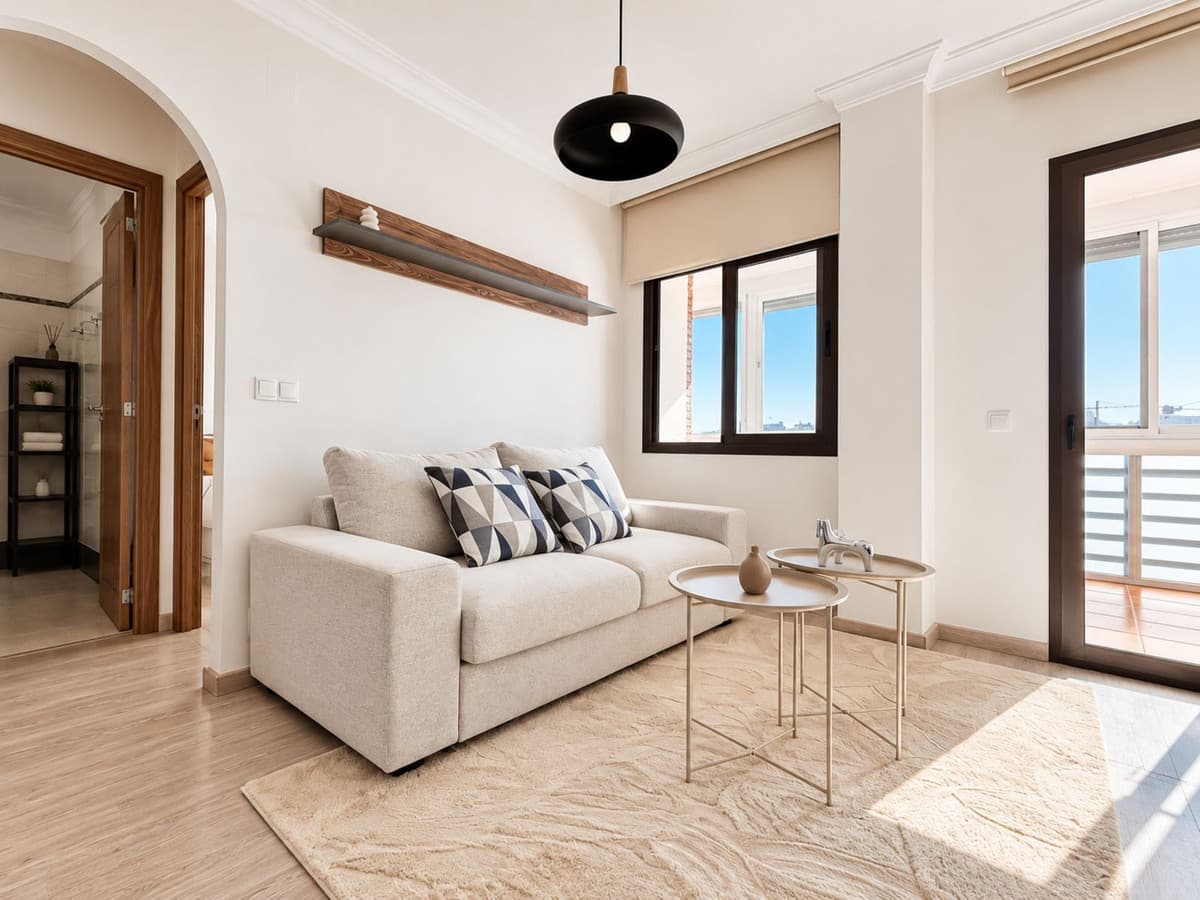 Middle Floor Apartment in The Golden Mile — photo 5 of 10