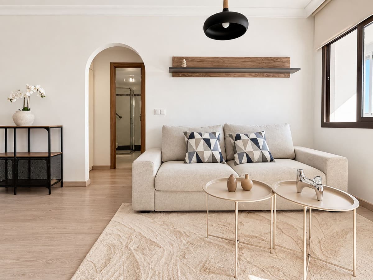 Middle Floor Apartment in The Golden Mile — photo 6 of 10
