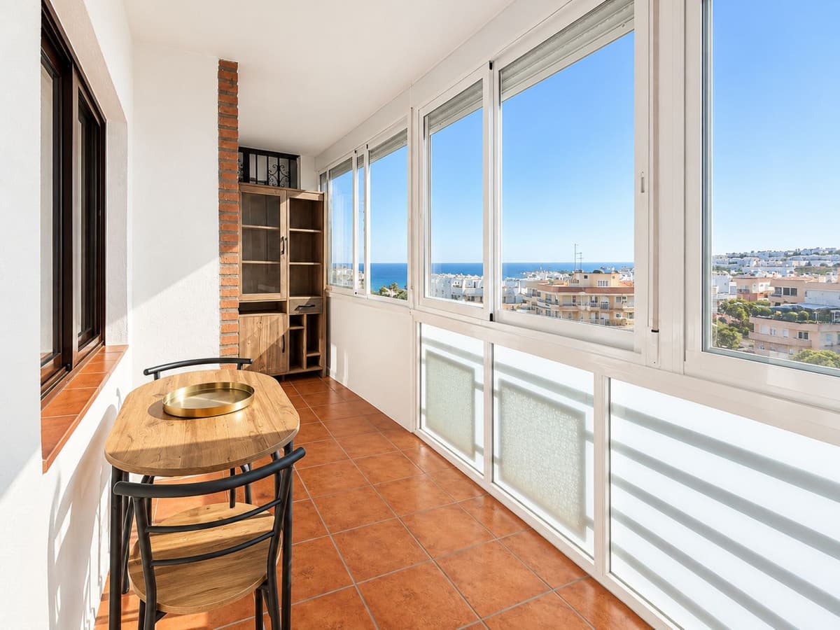 Middle Floor Apartment in The Golden Mile — photo 10 of 10