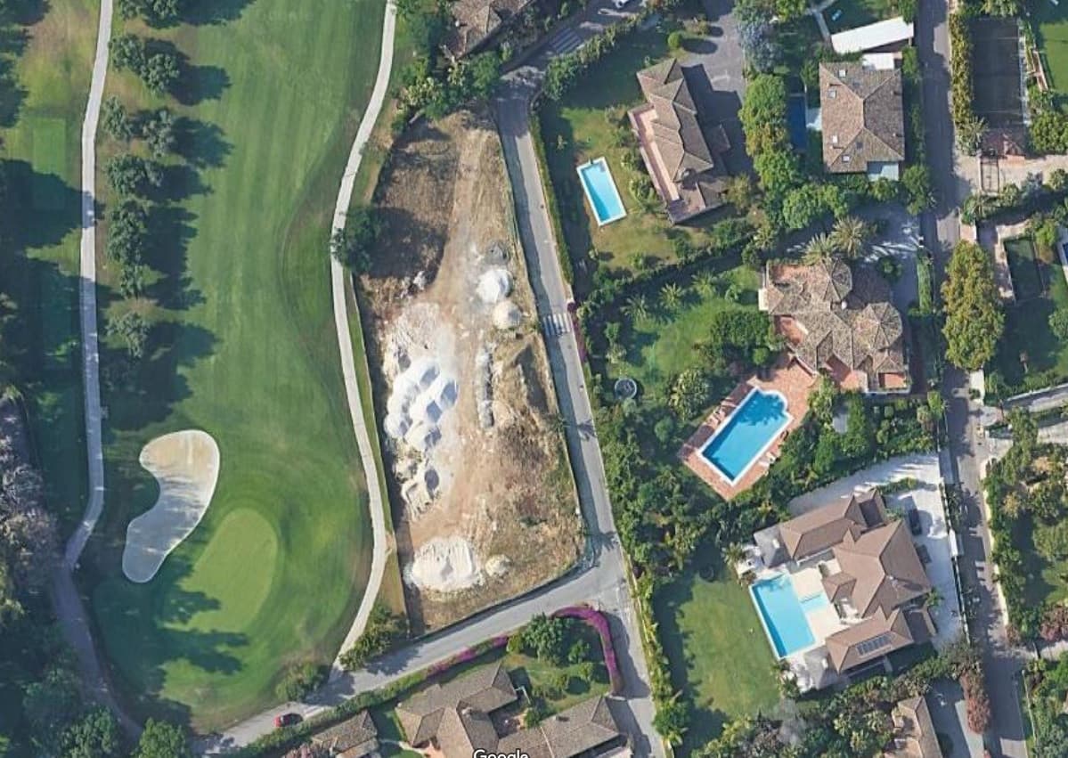 Land in Guadalmina Baja — photo 1 of 2
