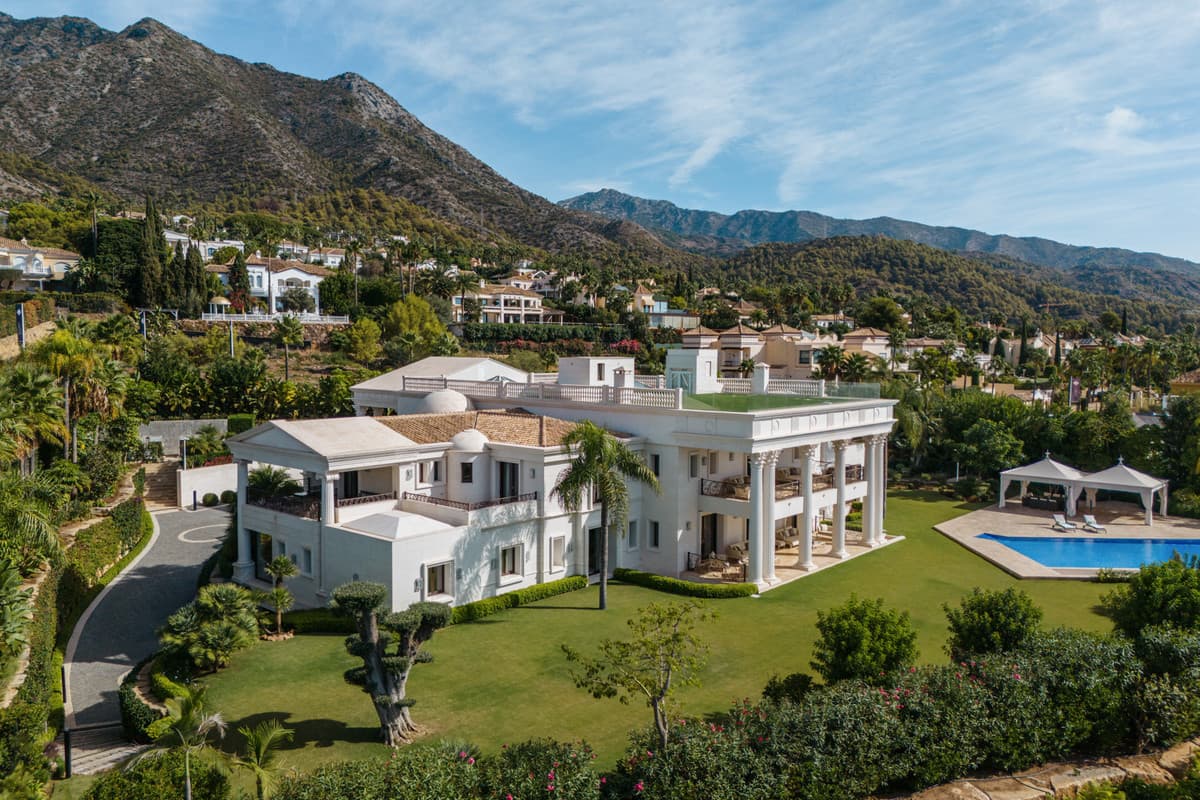 Detached Villa in Sierra Blanca — photo 3 of 10