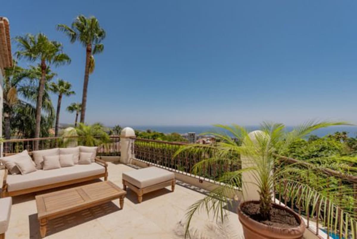 Detached Villa in Sierra Blanca — photo 4 of 10