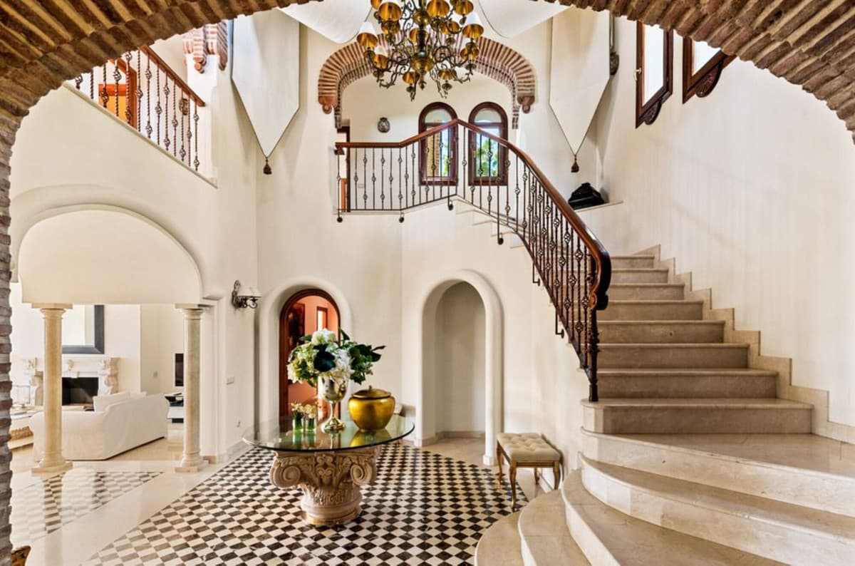 Detached Villa in Sierra Blanca — photo 9 of 10