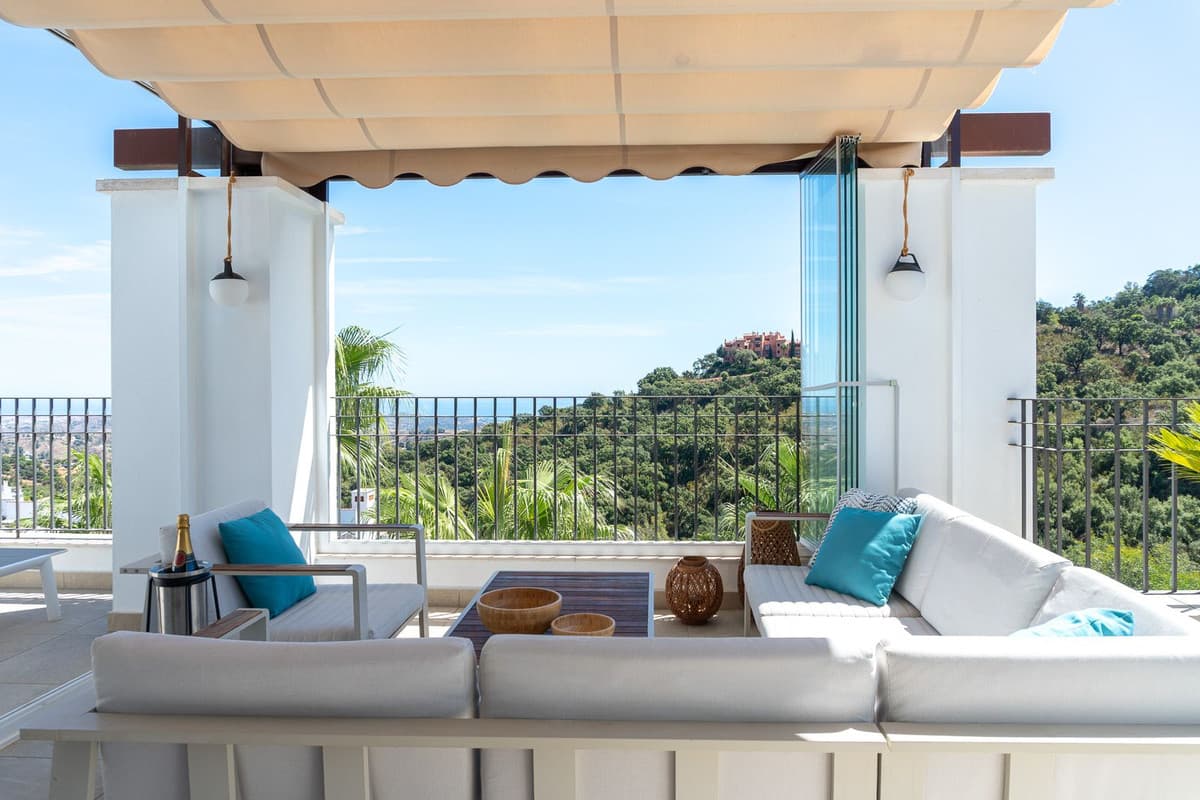 Penthouse in La Mairena — photo 1 of 10
