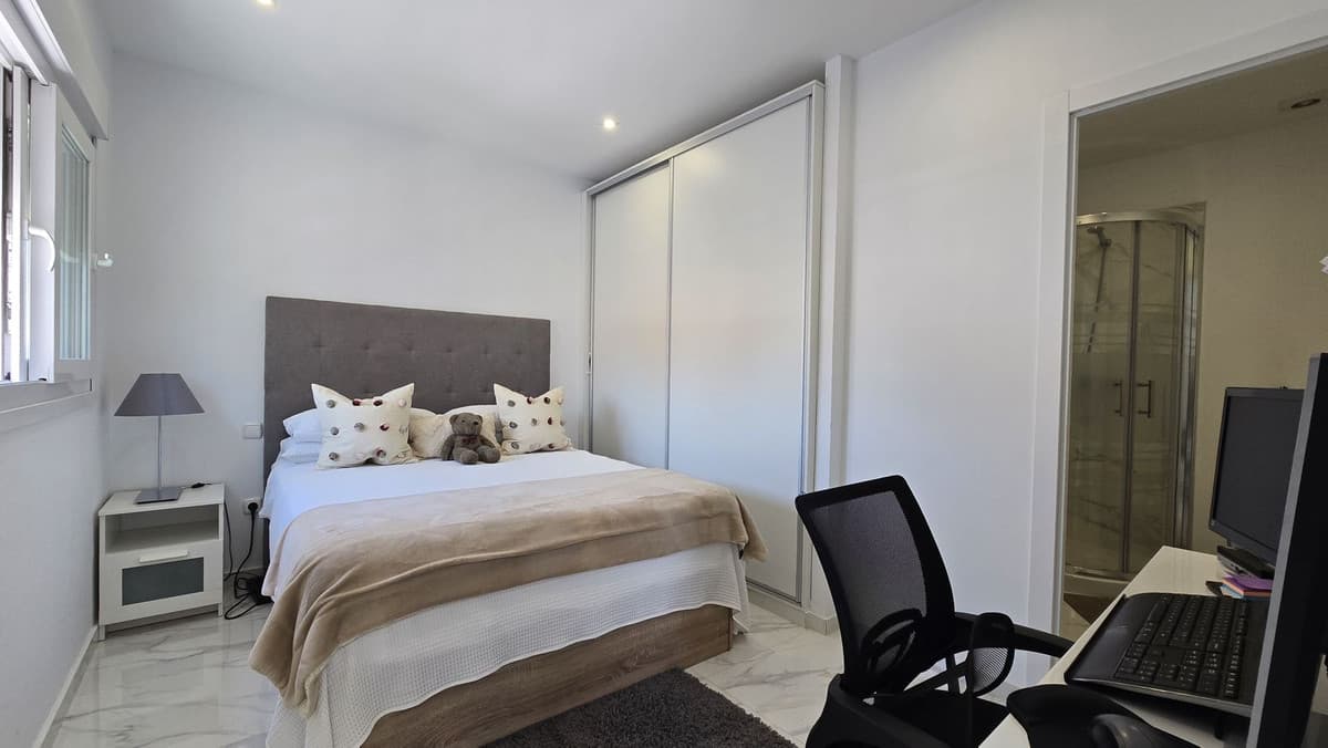Middle Floor Apartment in San Pedro de Alcántara — photo 4 of 8
