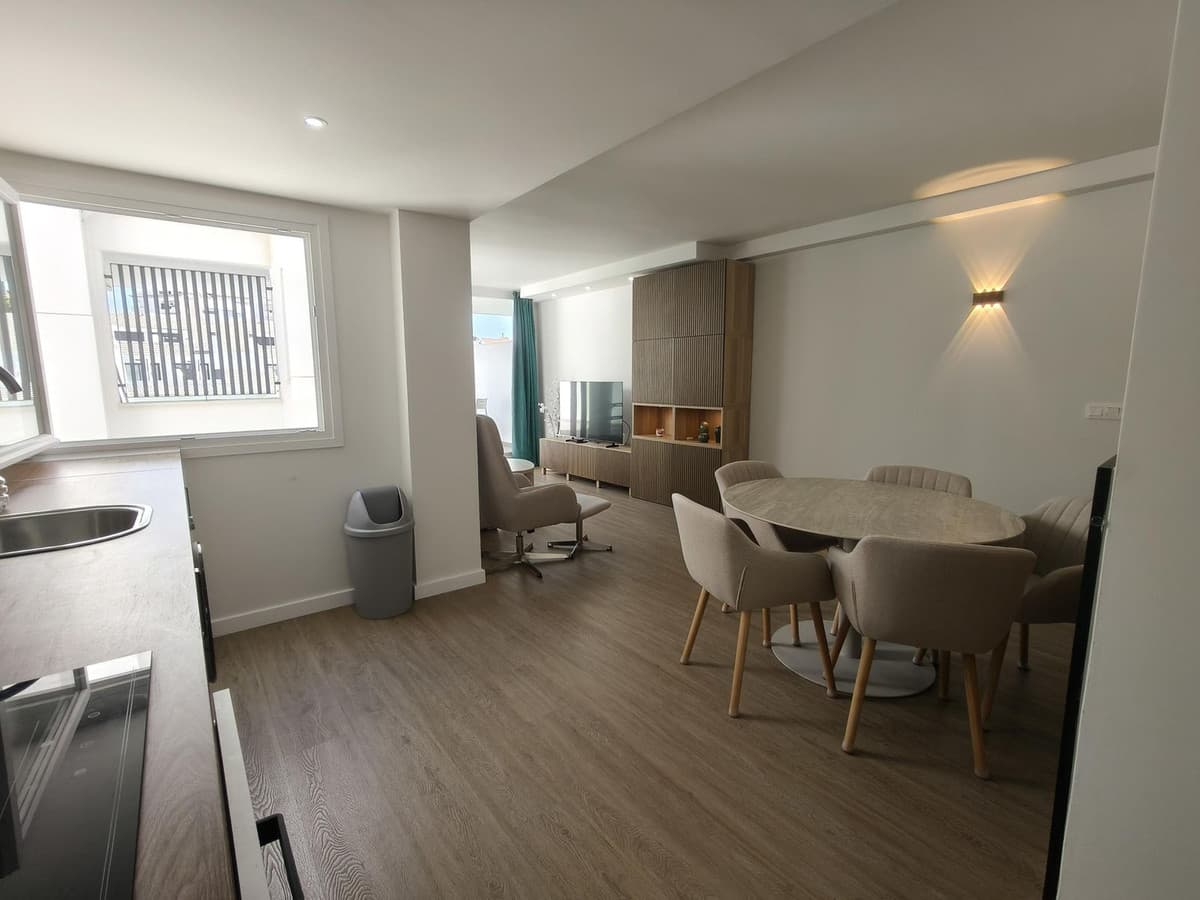 Middle Floor Apartment in Torreblanca — photo 8 of 10