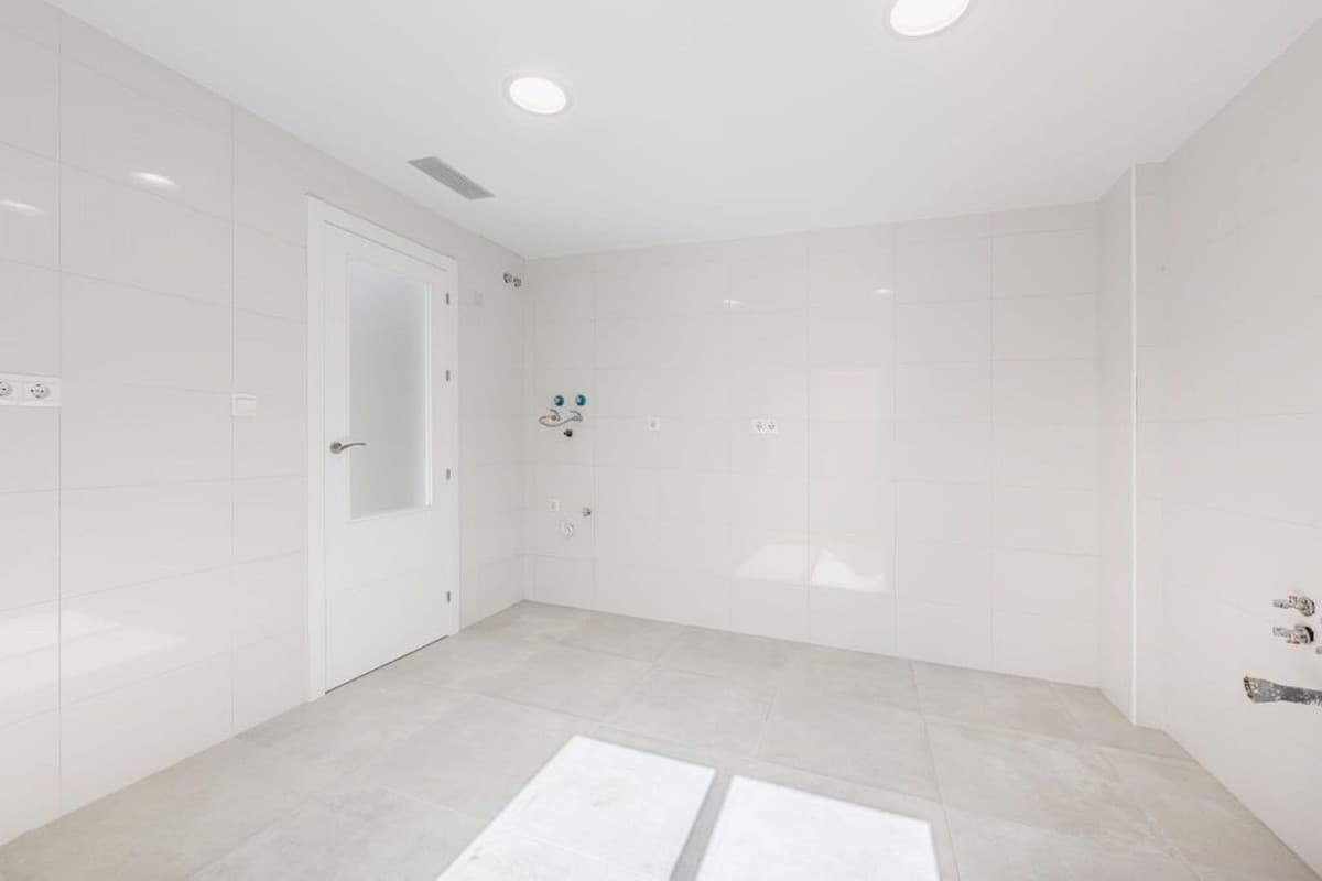 Semi-Detached House in Calahonda — photo 4 of 10
