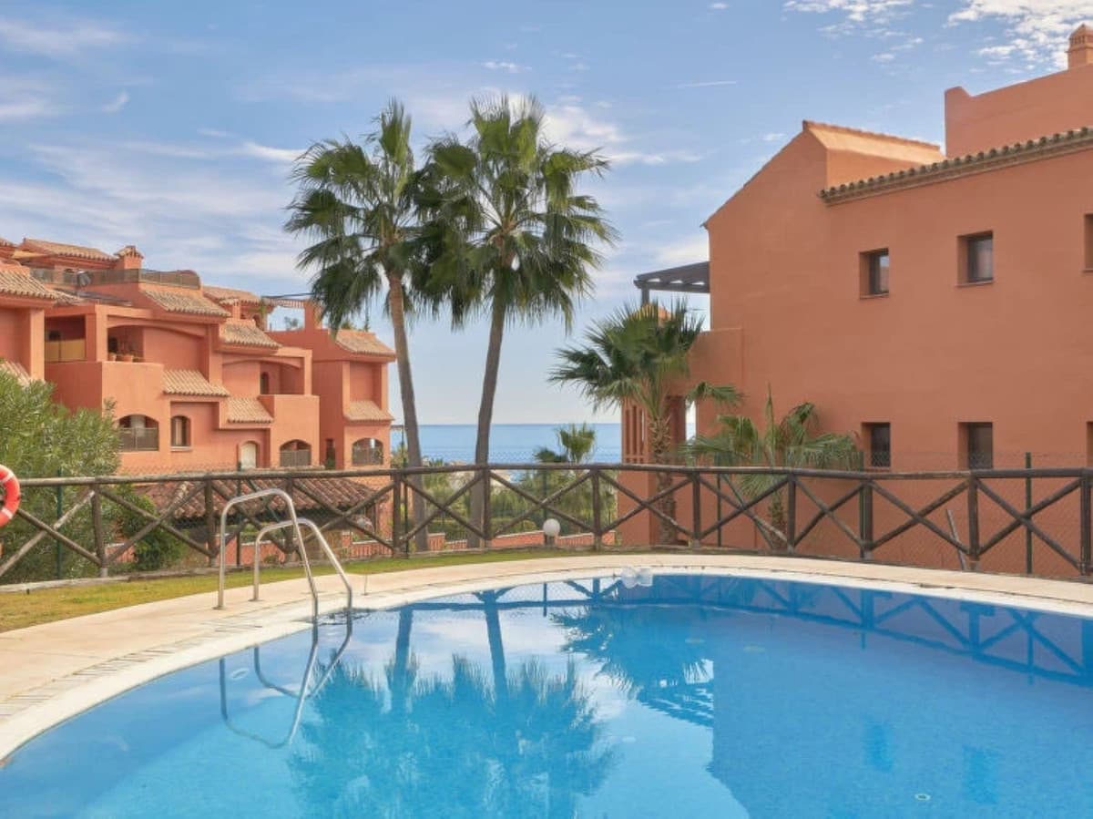 Penthouse in Estepona — photo 1 of 10