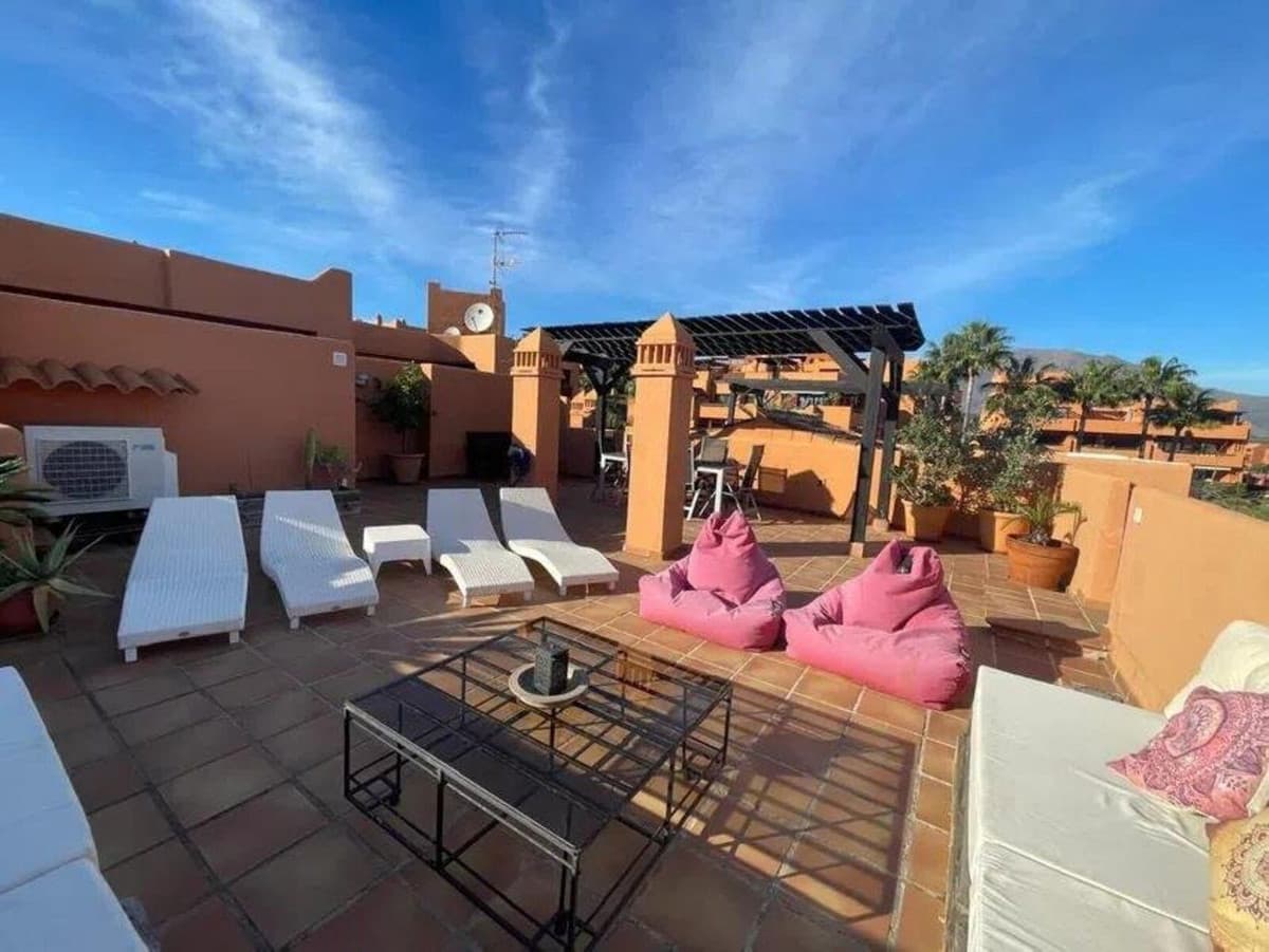 Penthouse in Estepona — photo 3 of 10