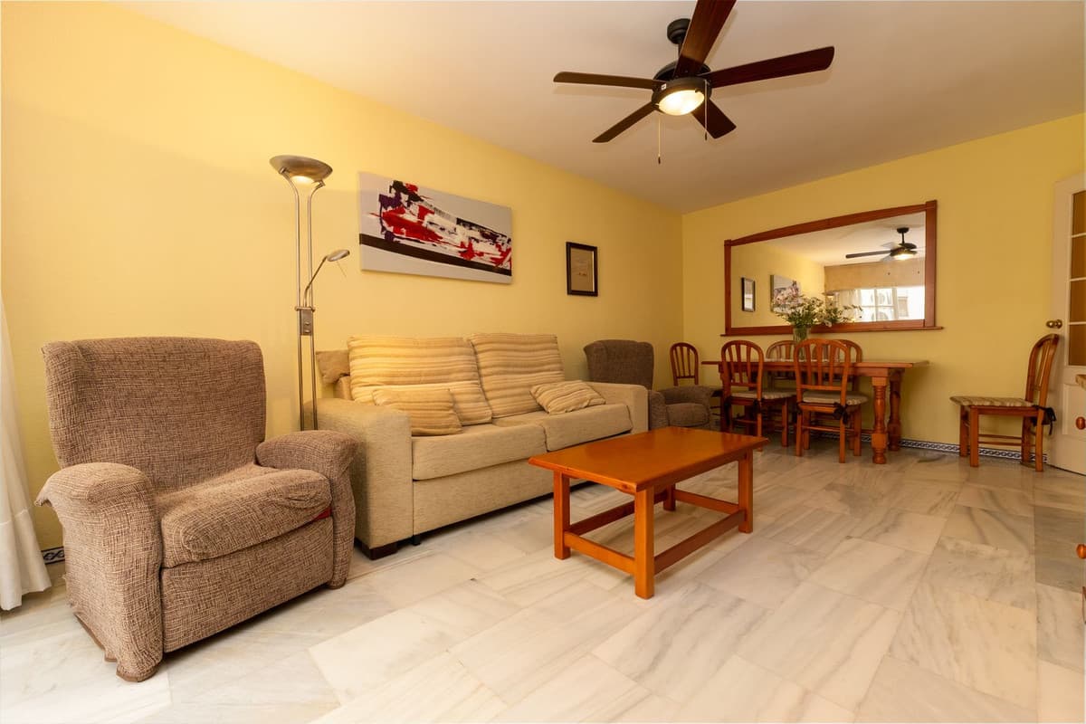 Middle Floor Apartment in Fuengirola — photo 4 of 10